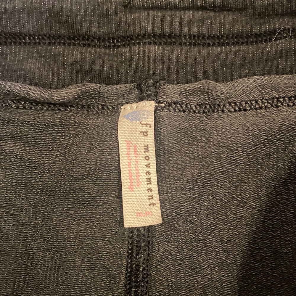 Free People Movement Women's Grey Kyoto Jogger Leggings with Pockets size Medium - Picture 4 of 7